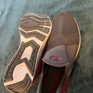 New Balance Women's FuelCore Nergize Slip-on V1 Sneaker